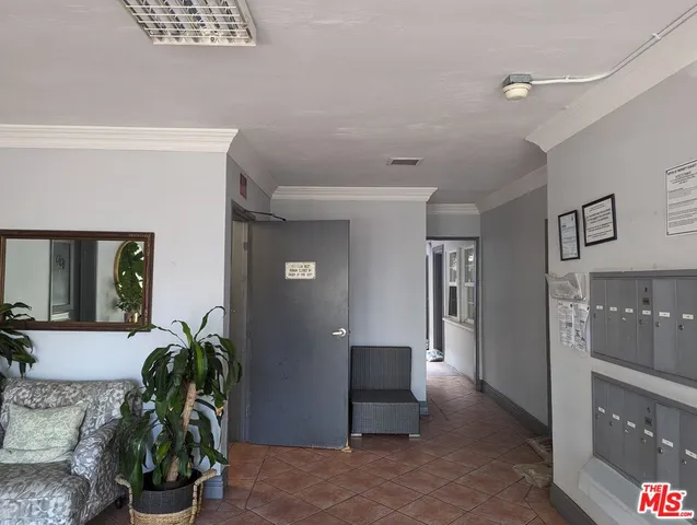 $1,699 | 615 North Rossmore Avenue, Unit 101, Los Angeles, CA 90004