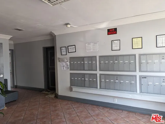 $1,699 | 615 North Rossmore Avenue, Unit 101, Los Angeles, CA 90004