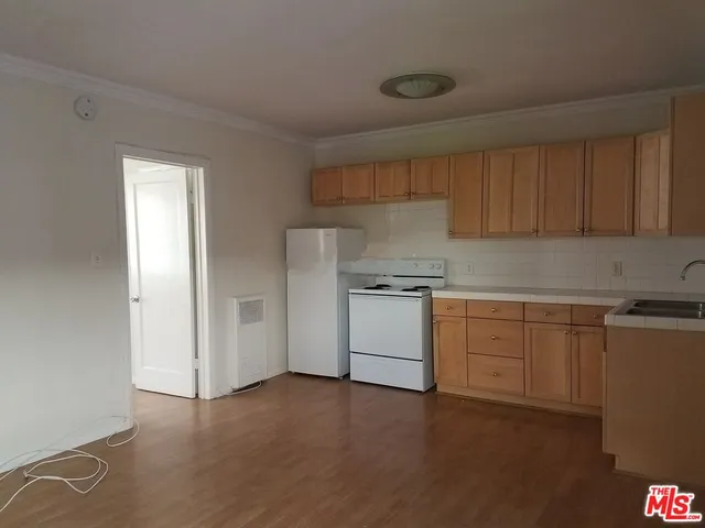 $1,699 | 615 North Rossmore Avenue, Unit 101, Los Angeles, CA 90004