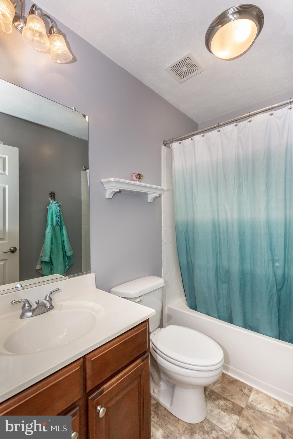 9809 Biggs Road Middle River, MD 21220 - Photo 24 of 33 Upstairs Hall Bath
