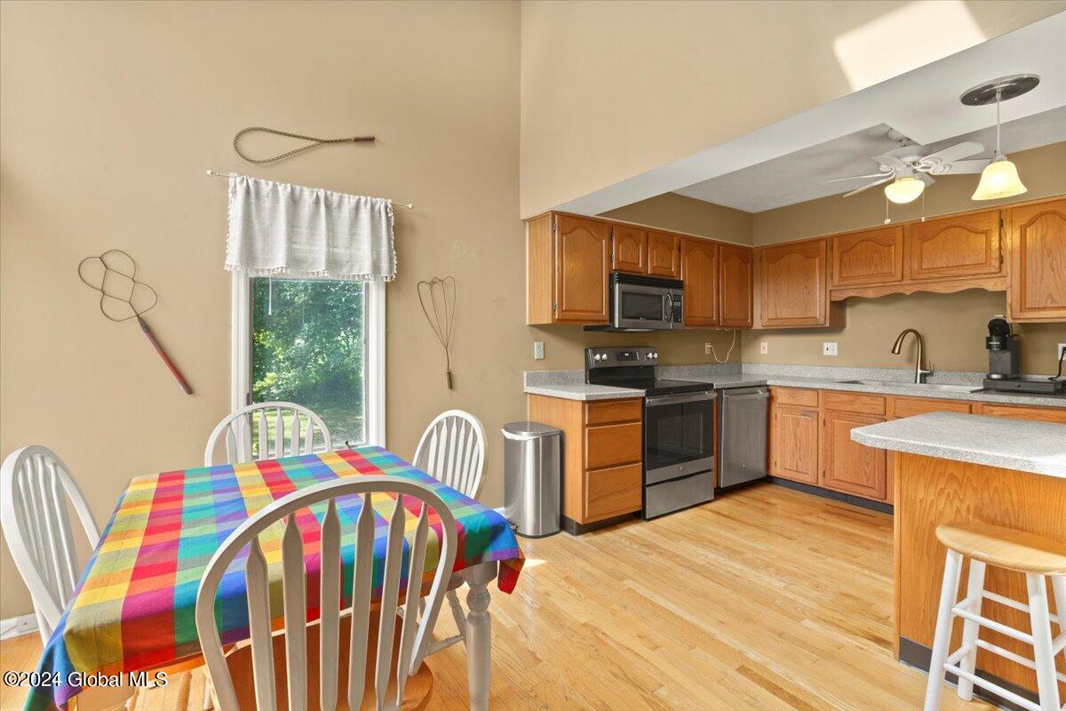 11 Stonegate Court Colonie, NY 12205 - Photo 15 of 36 28-MW2_7287
