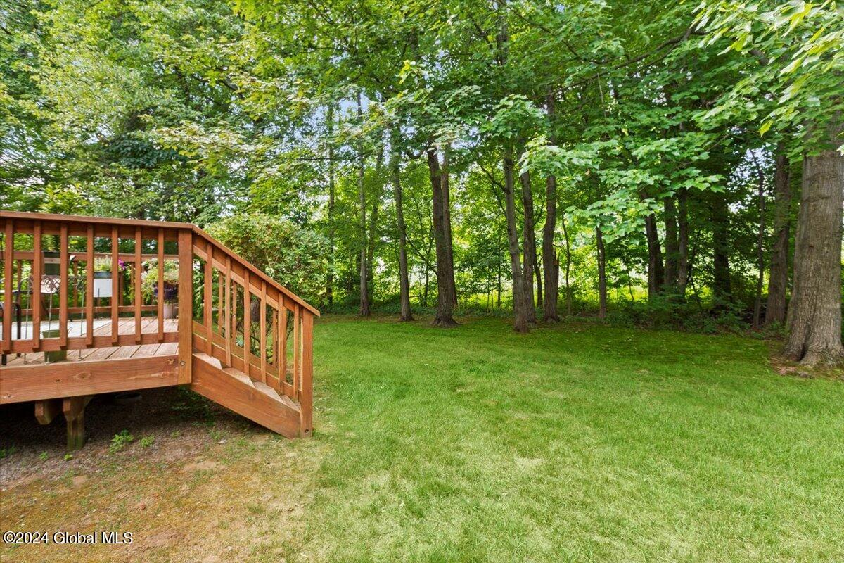 11 Stonegate Court Colonie, NY 12205 - Photo 28 of 36 32-MW2_7308
