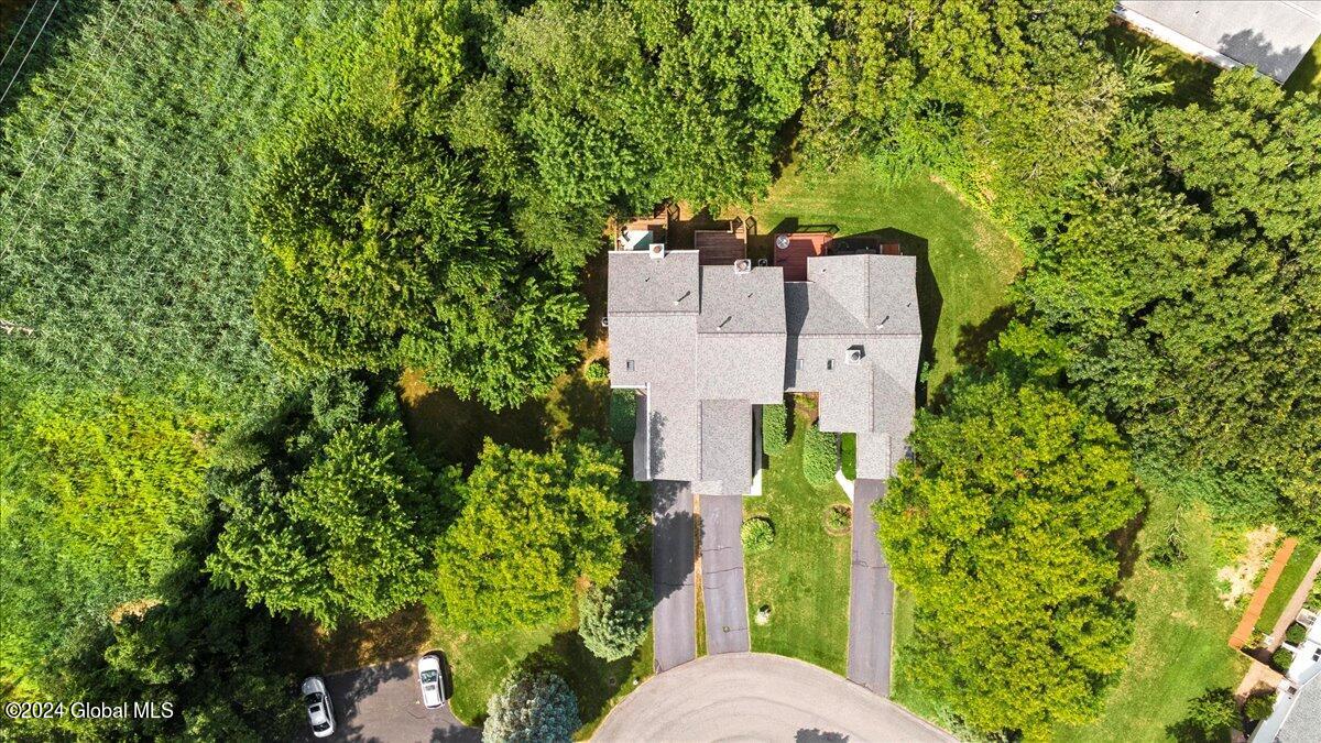 11 Stonegate Court Colonie, NY 12205 - Photo 34 of 36 04-DJI_0471