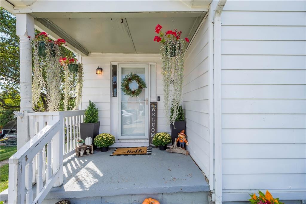 34 Altamont Street Washington, PA 15301 - Photo 2 of 38 This SWEET front porch is waiting for you!