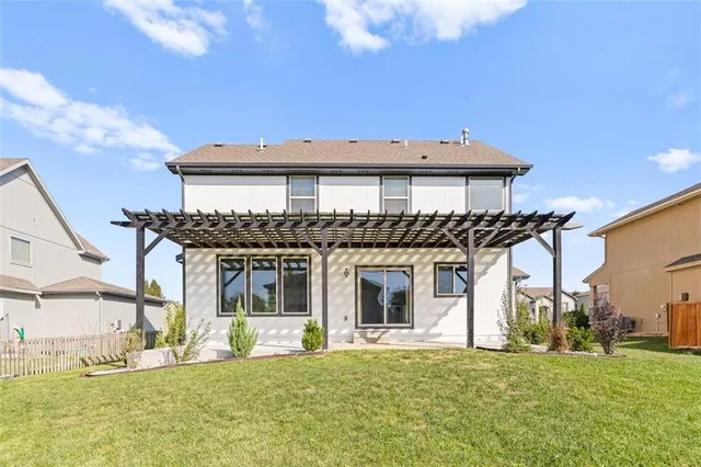 $463,500 | 909 Southwest 35 Street, Lee's Summit, MO 64082