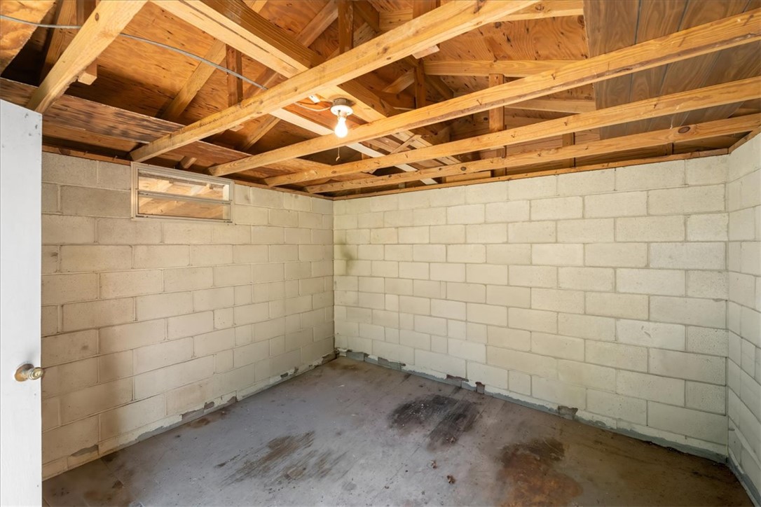 304 Shaw Road Honea Path, SC 29654 - Photo 36 of 39 This versatile space offers potential for customization and additional storage solutions.