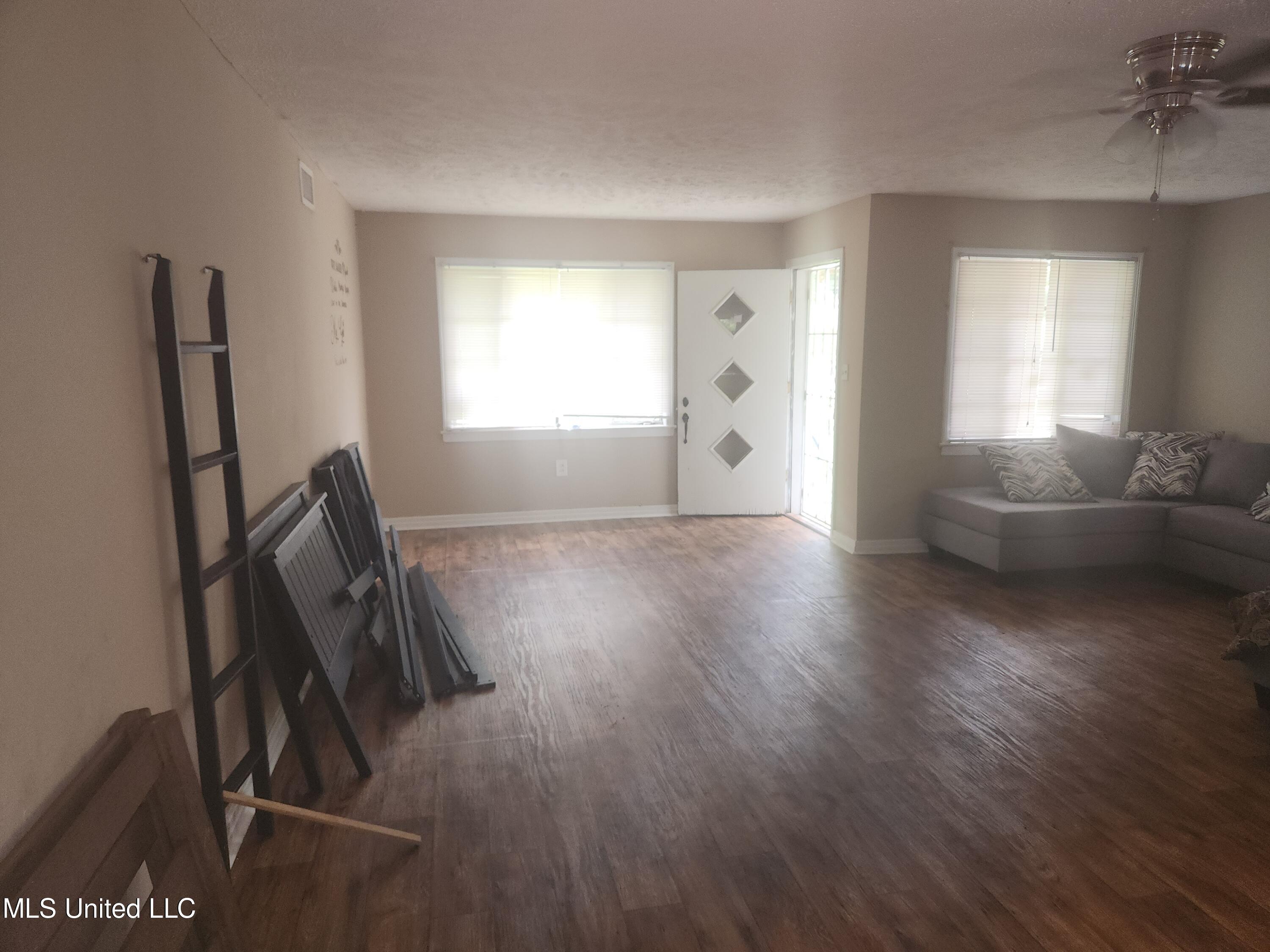 322 Colonial Drive Jackson, MS 39204 - Photo 4 of 15 20230711_130629_53039428444_o