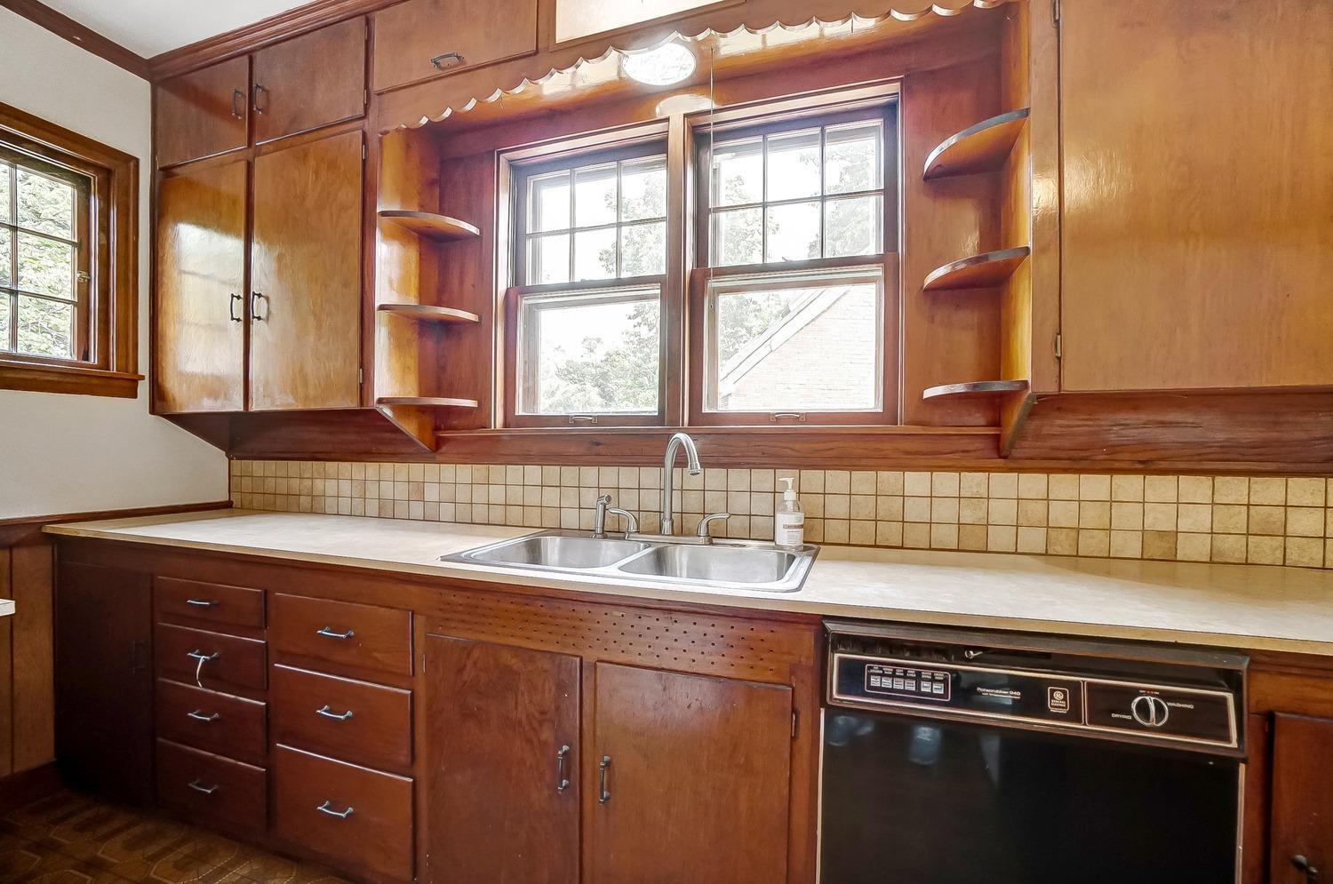 9501 Winton Road Cincinnati, OH 45231 - Photo 15 of 41
