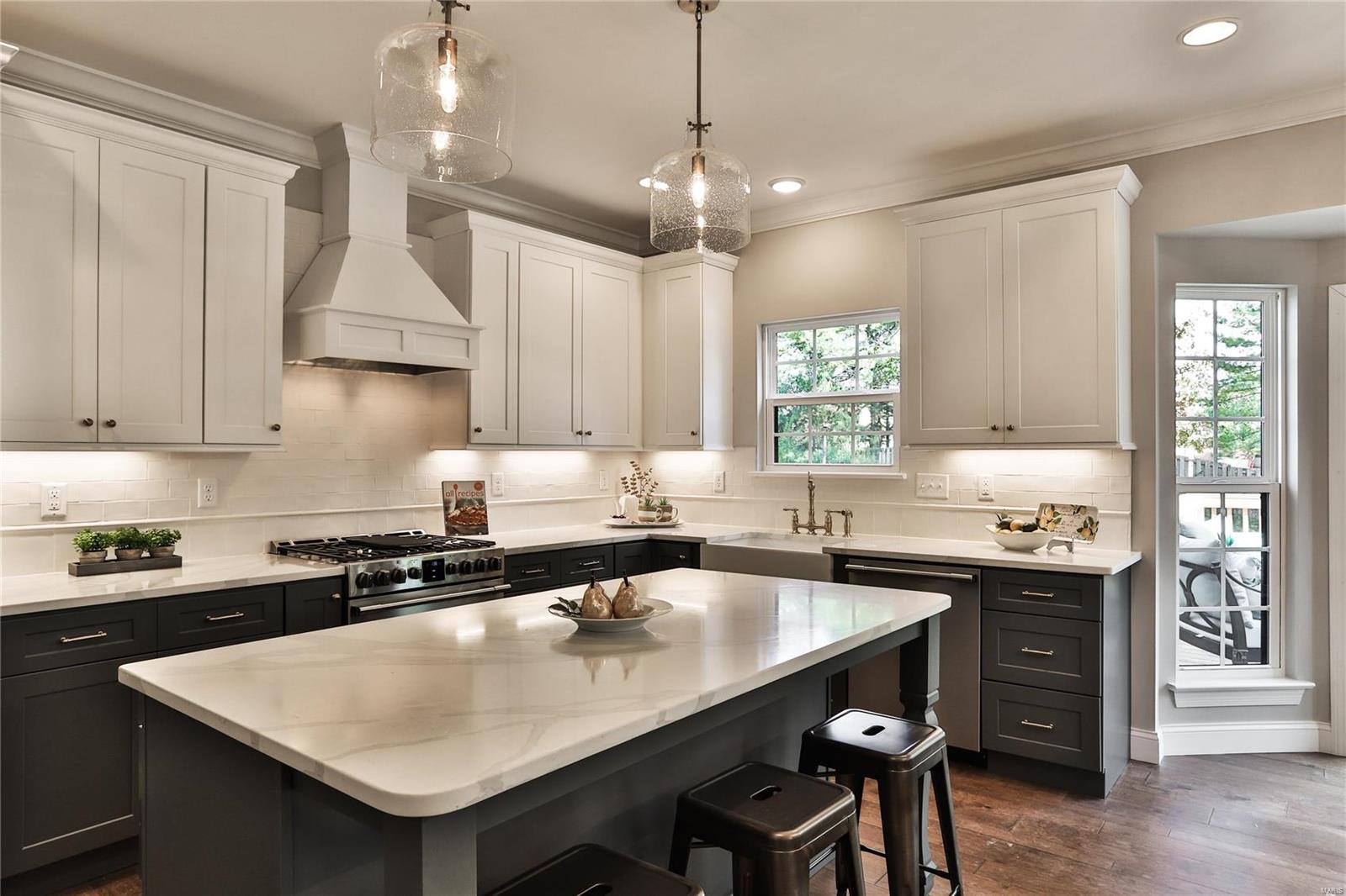 2633 Salem Tbb Rd Street St. Louis, MO 63144 - Photo 3 of 11