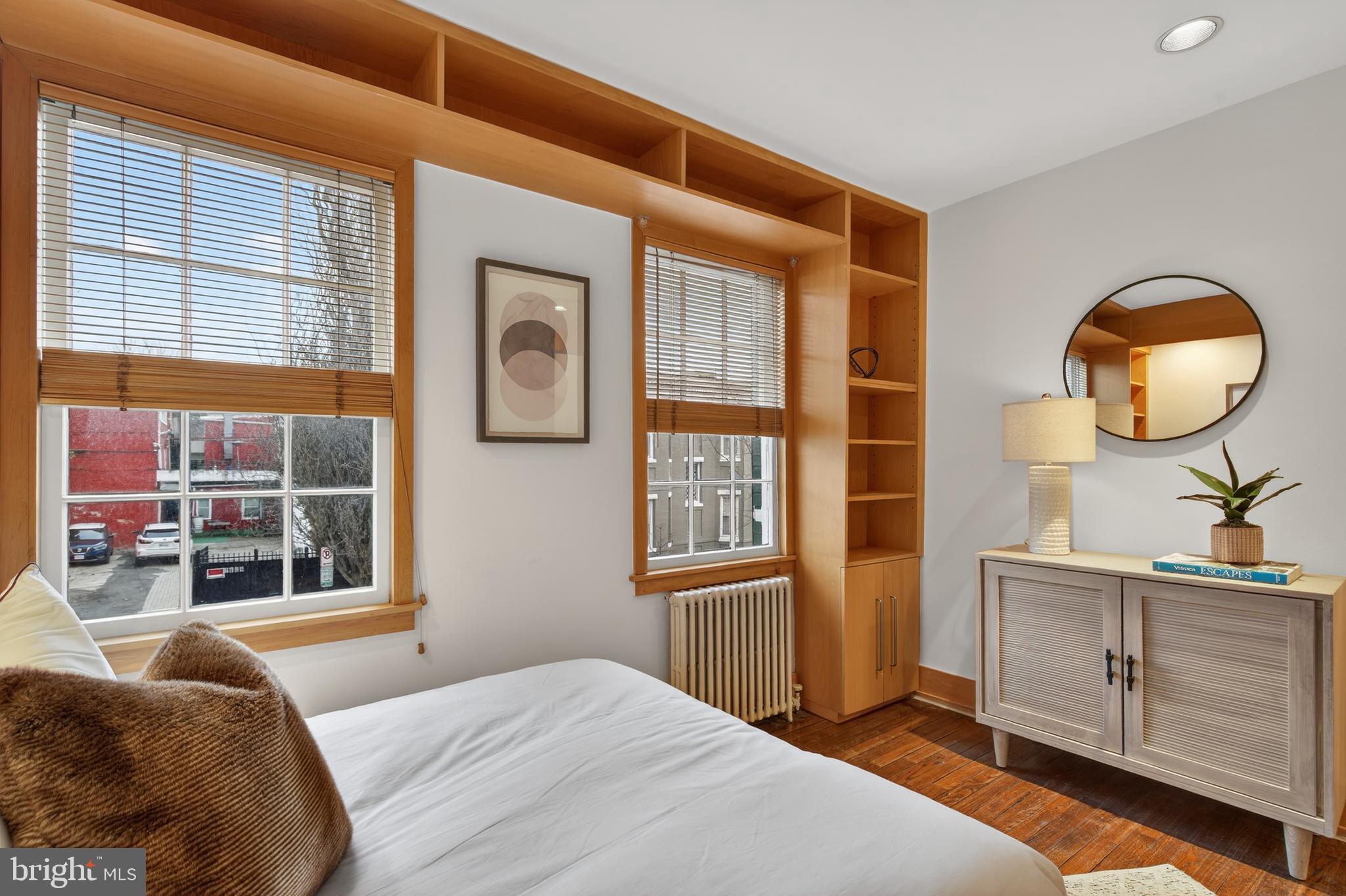 1610 33rd Street Northwest Washington, DC 20007 - Photo 15 of 25 So many windows!