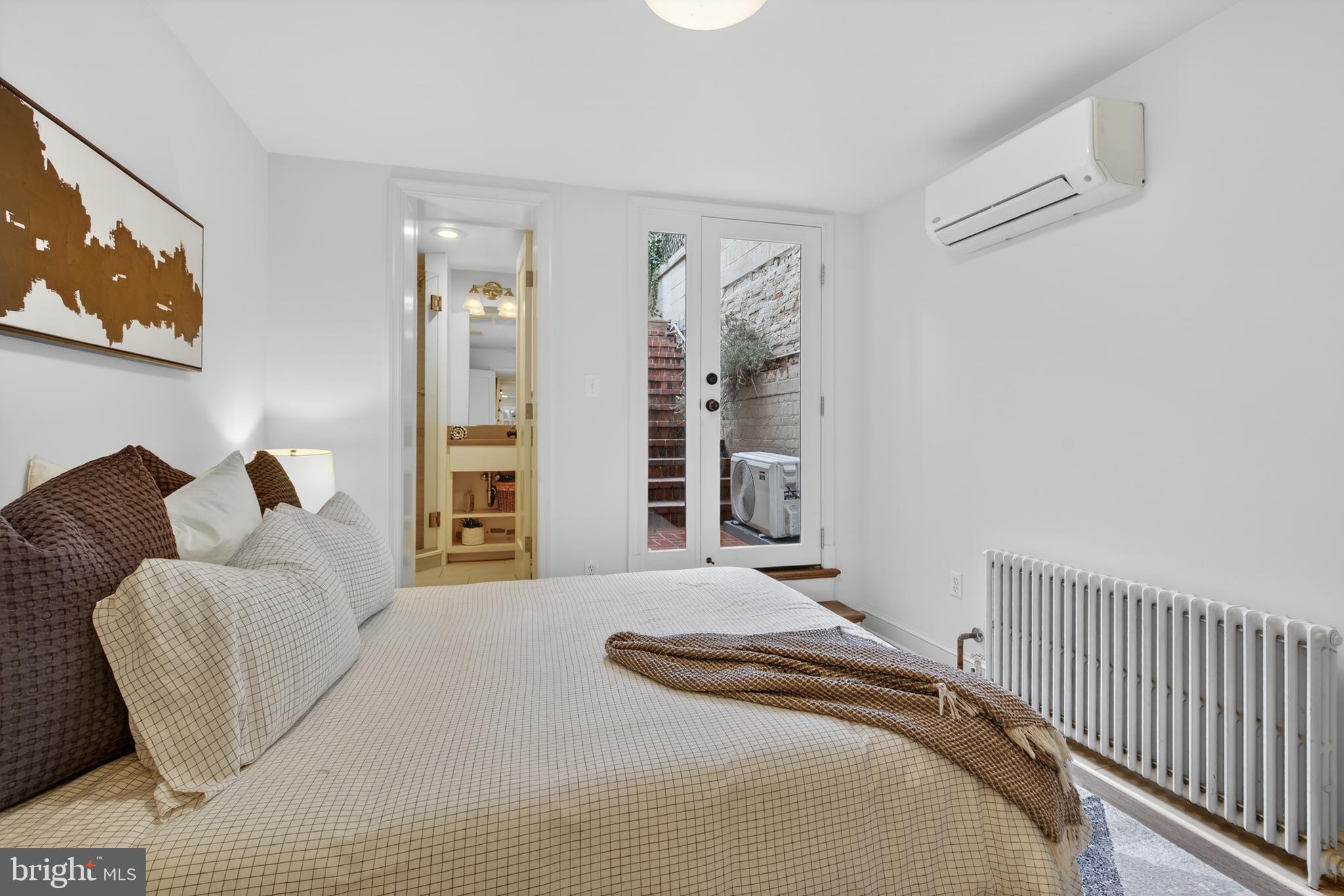 1610 33rd Street Northwest Washington, DC 20007 - Photo 20 of 25 Third bedroom with ensuite full bathroom