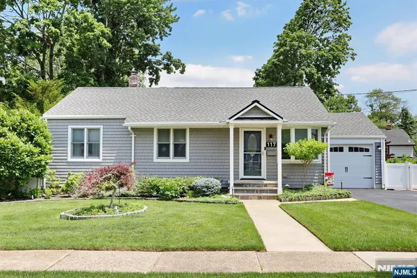 $769,000 | 117 Roxbury Road, Dumont, NJ 07628