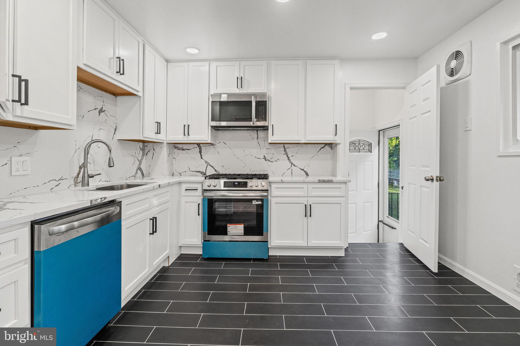 3311 Southgreen Road Baltimore, MD 21244 - Photo 9 of 34