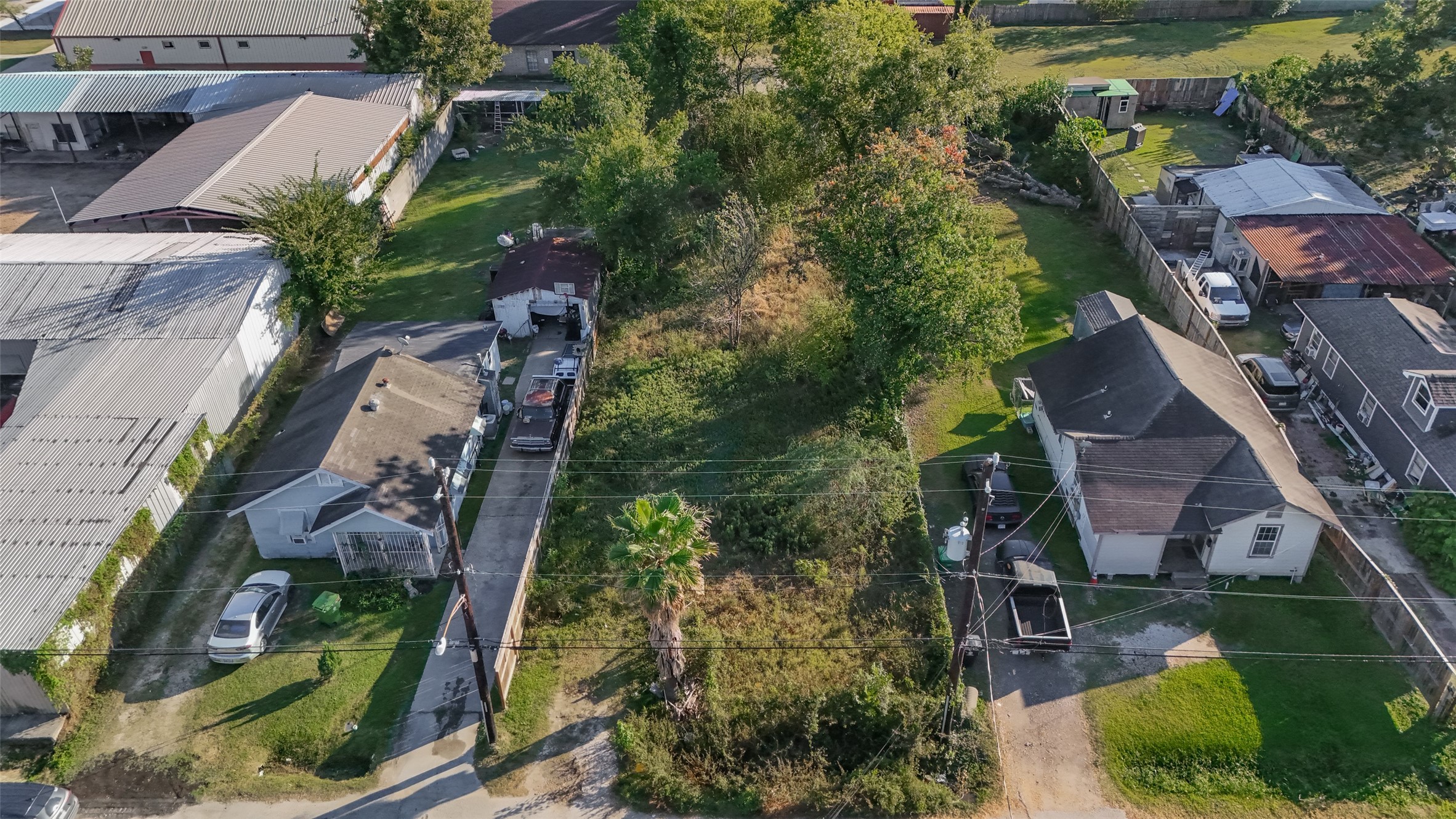 119 Sylvester Road Houston, TX 77009 - Photo 4 of 16 an aerial view of residential houses with outdoor space