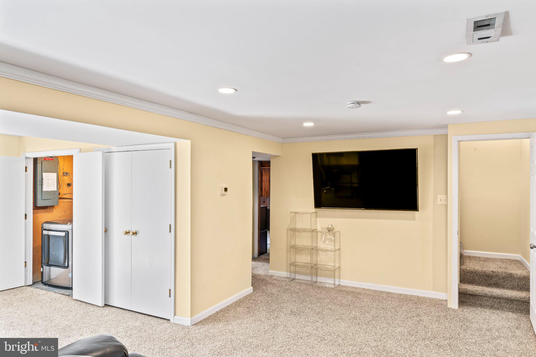 101 Williamsburg Road Sterling, VA 20164 - Photo 35 of 50 Bright and inviting lower-level retreat.