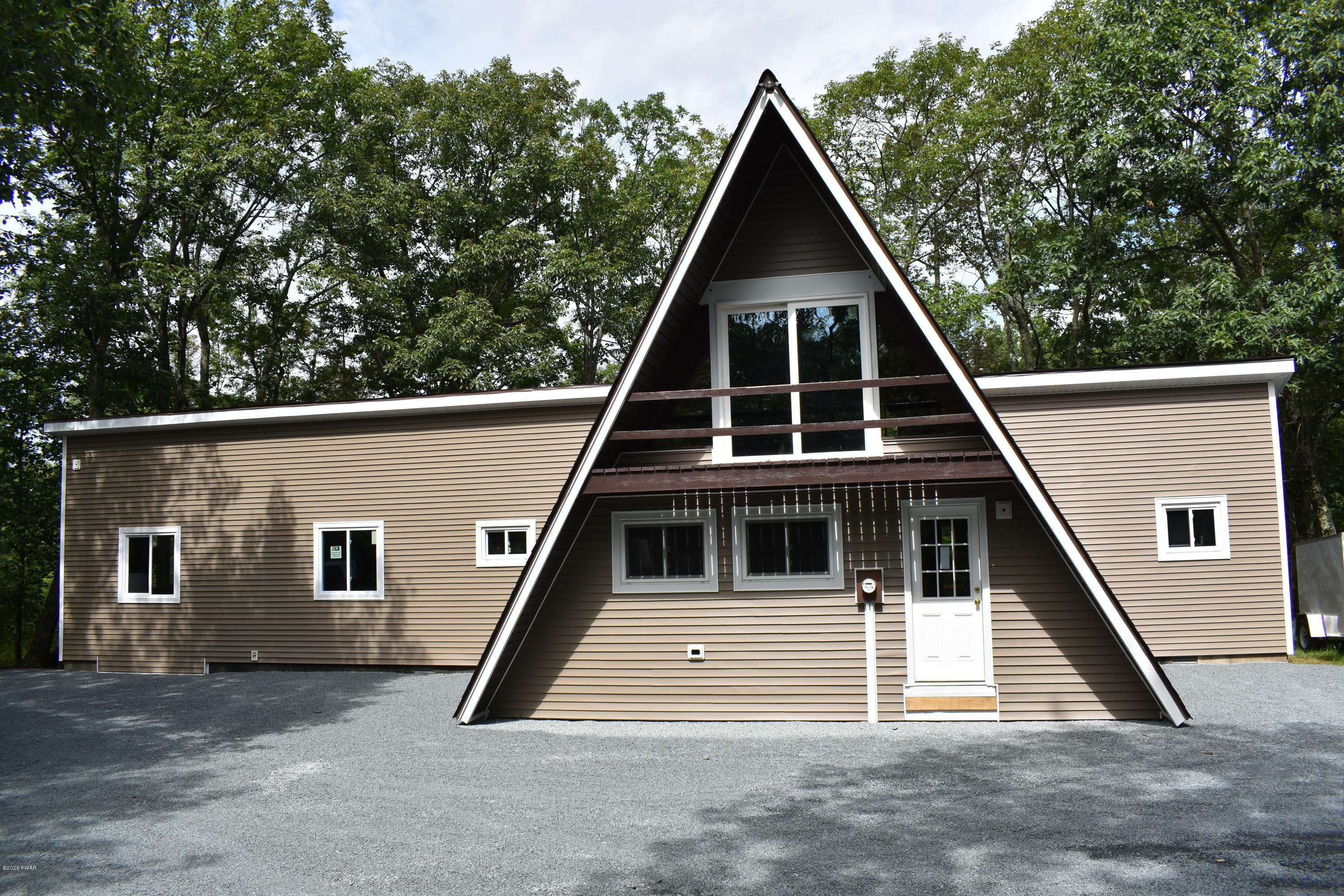 102 Ridge Road Hawley, PA 18428 - Photo 2 of 44