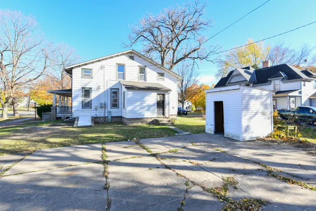 $329,900 | 404 South Main Street, Delavan, WI 53115