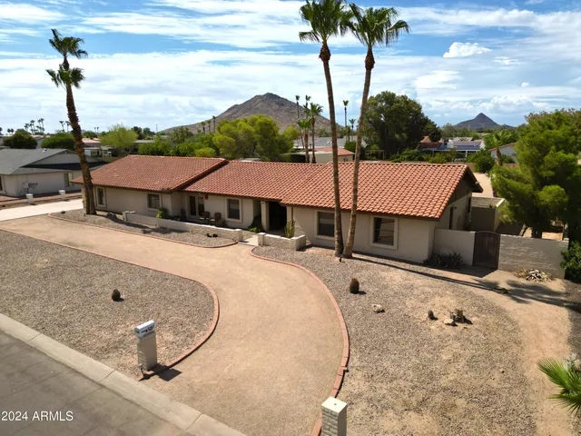 $1,075,000 | 5202 West Soft Wind Drive, Glendale, AZ 85310