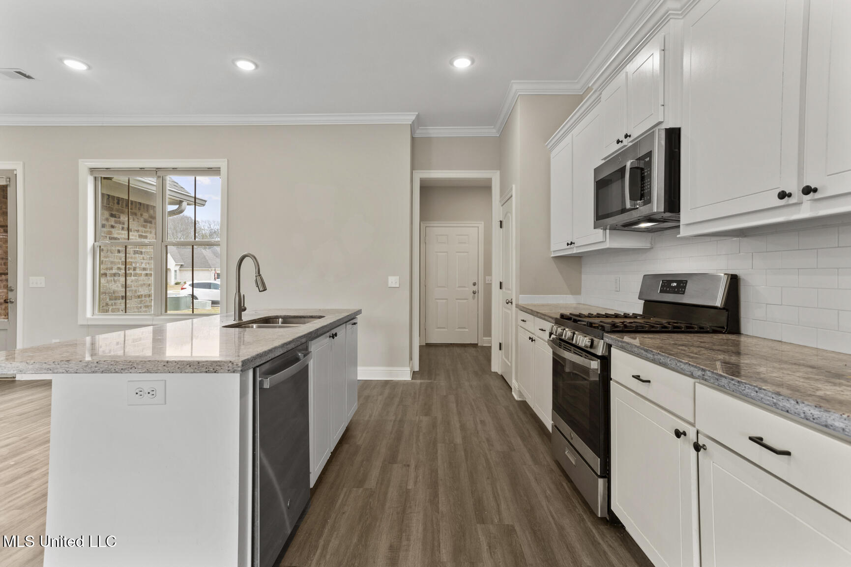 329 Willow Way Canton, MS 39046 - Photo 11 of 25 329 Willow Way