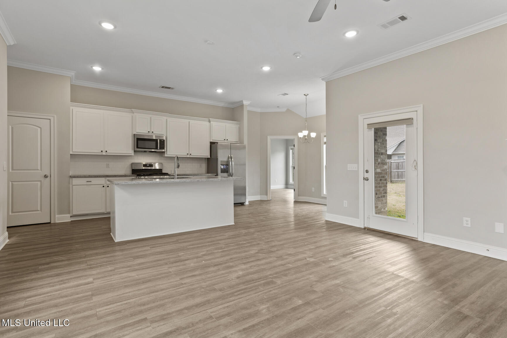 329 Willow Way Canton, MS 39046 - Photo 3 of 25 329 Willow Way