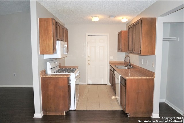 5531 Rangeland San Antonio, TX 78247 - Photo 8 of 19