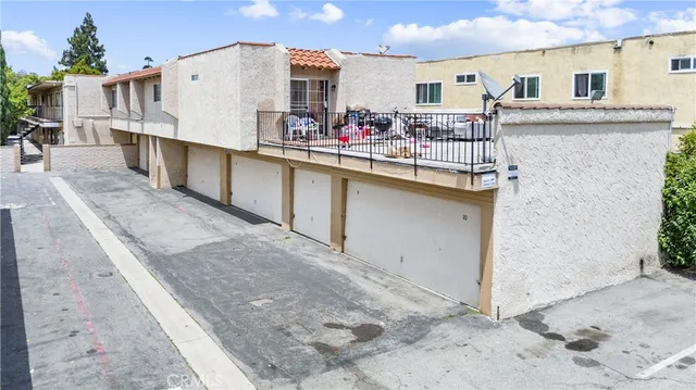 $4,195,000 | 935 West Bishop Street, Santa Ana, CA 92703