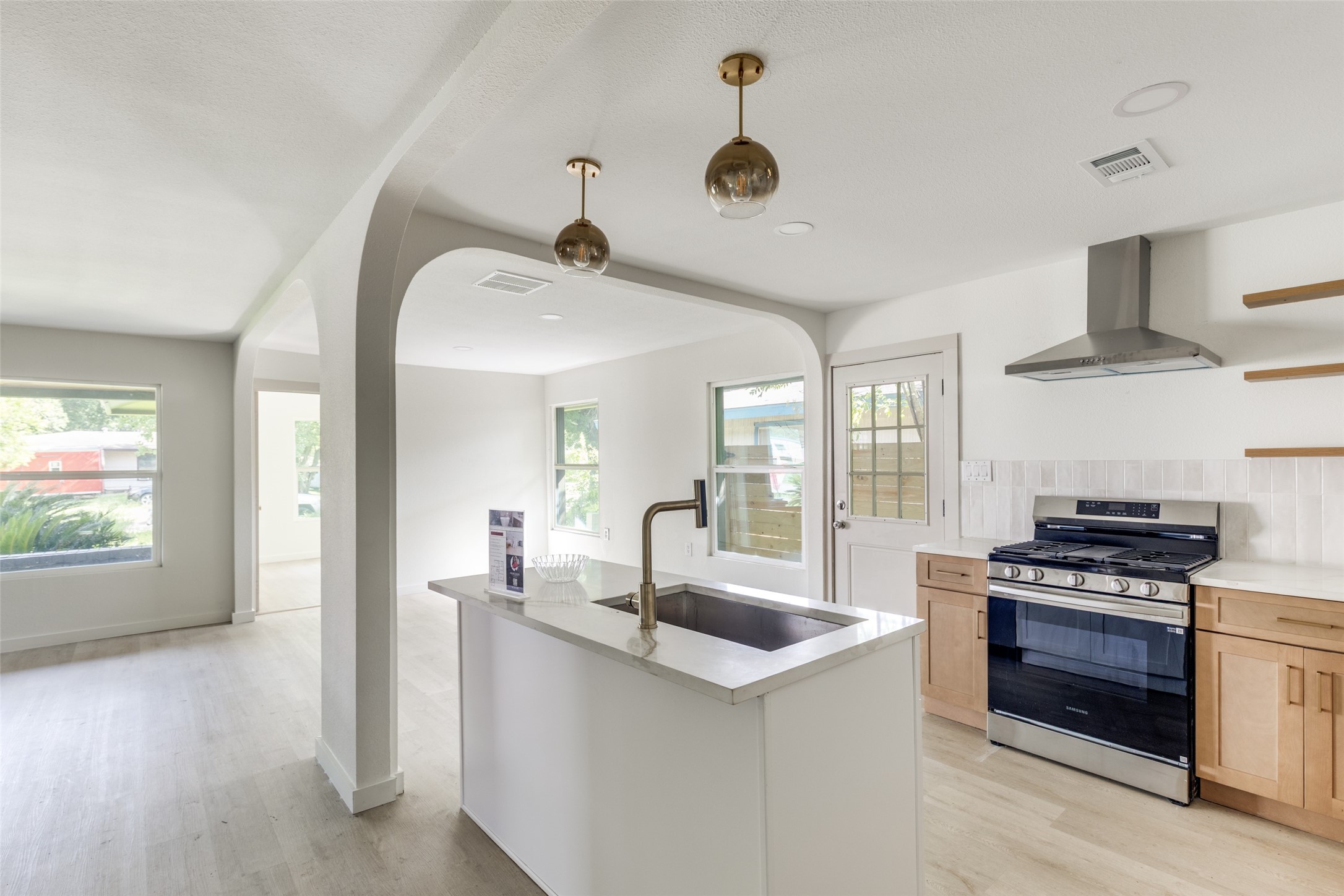 6527 Beekman Road Houston, TX 77021 - Photo 6 of 26