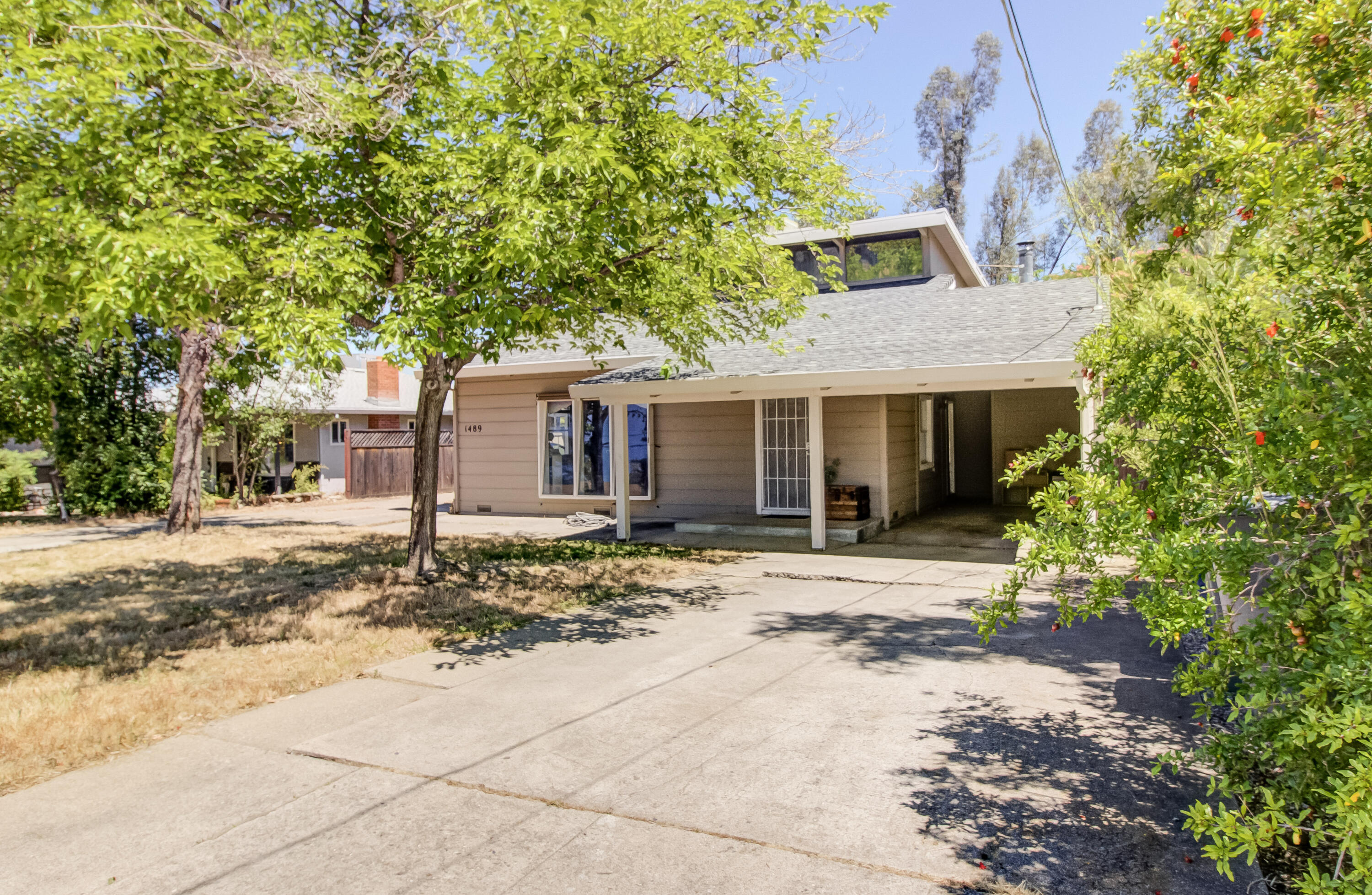 1489 Ridge Drive Redding, CA 96001 - Photo 1 of 39 Exterior