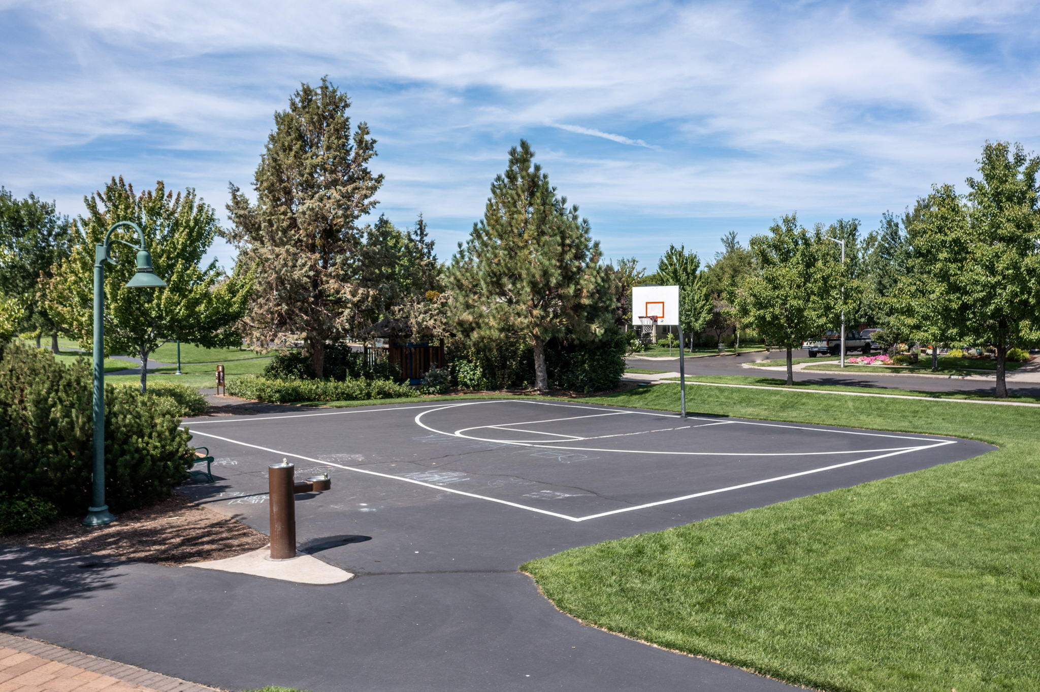 3108 Yellow Ribbon Drive Bend, OR 97701 - Photo 35 of 36 a view of a basketball court