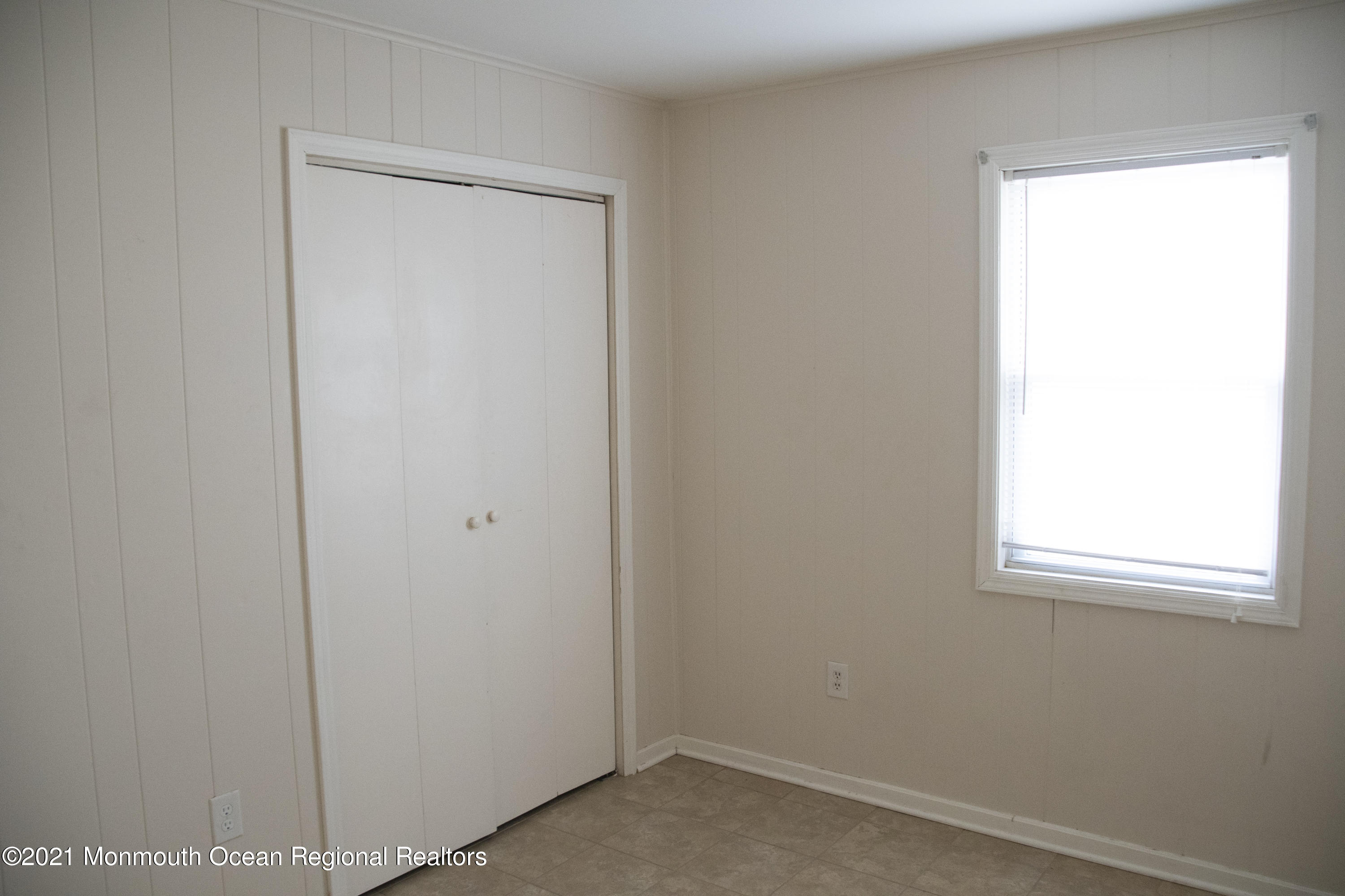 326 Sawmill Road, Unit 132 Brick, NJ 08724 - Photo 10 of 18 a small space with a window