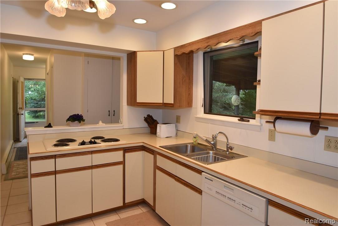 634 South Maple Leaf Road Lapeer, MI 48446 - Photo 15 of 37 WES_1247.JPG