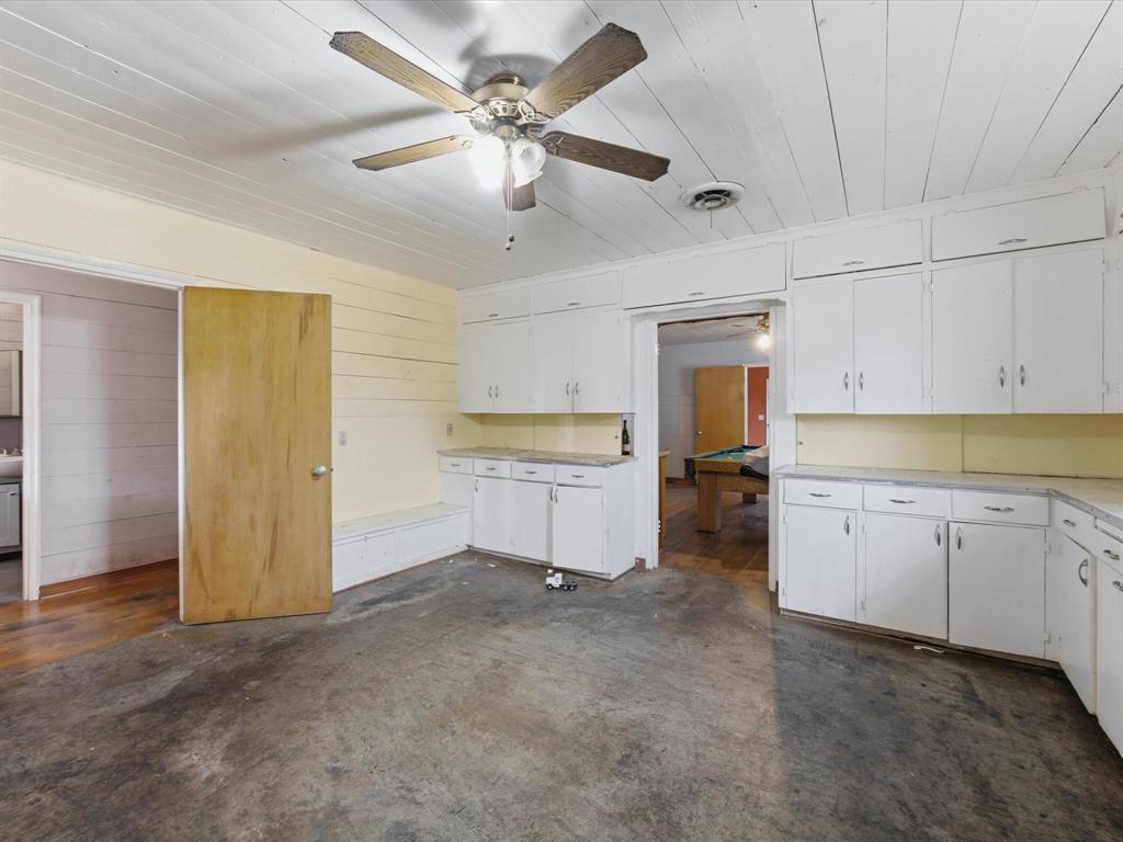 901 South College Avenue Decatur, TX 76234 - Photo 6 of 38