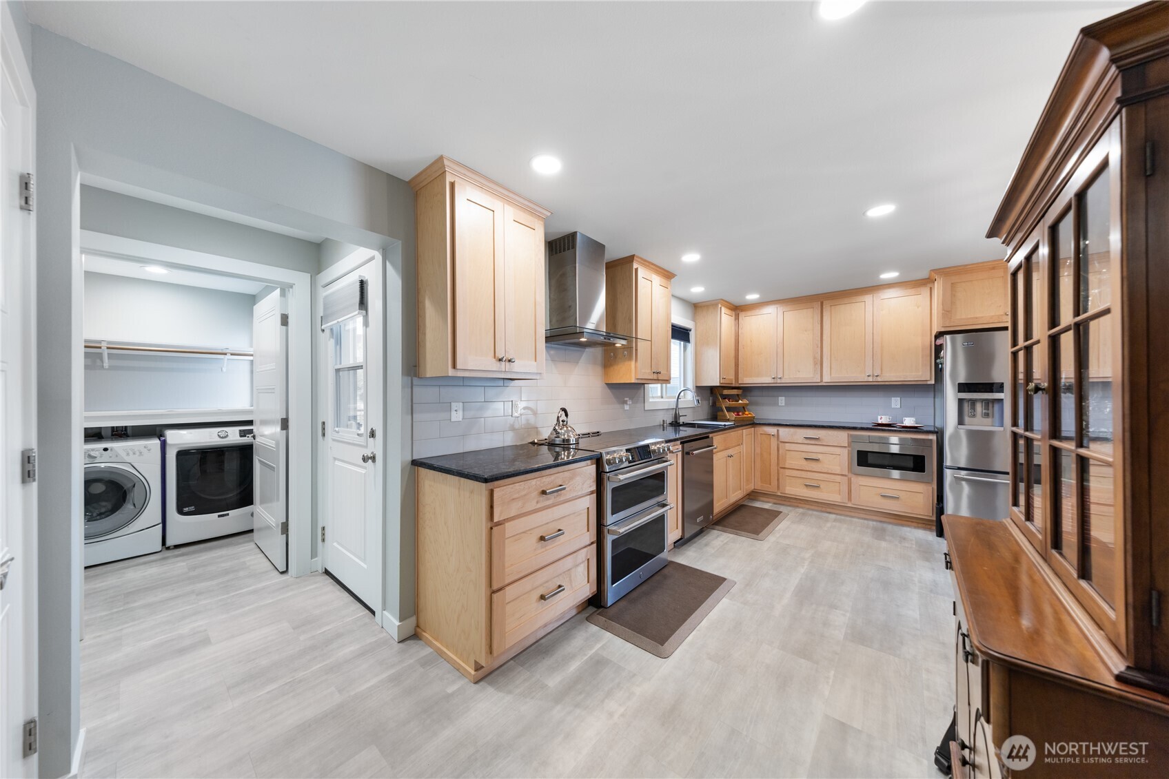 503 East State Street La Conner, WA 98257 - Photo 11 of 40