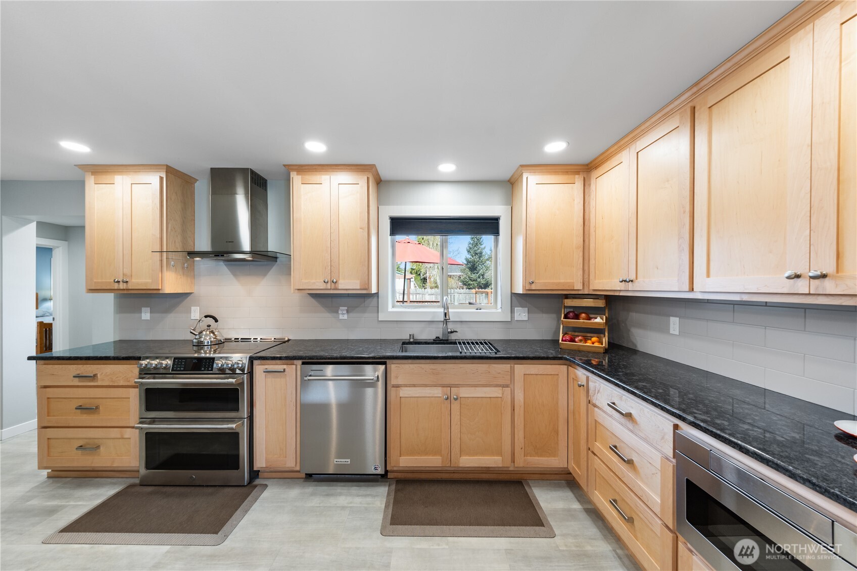 503 East State Street La Conner, WA 98257 - Photo 10 of 40