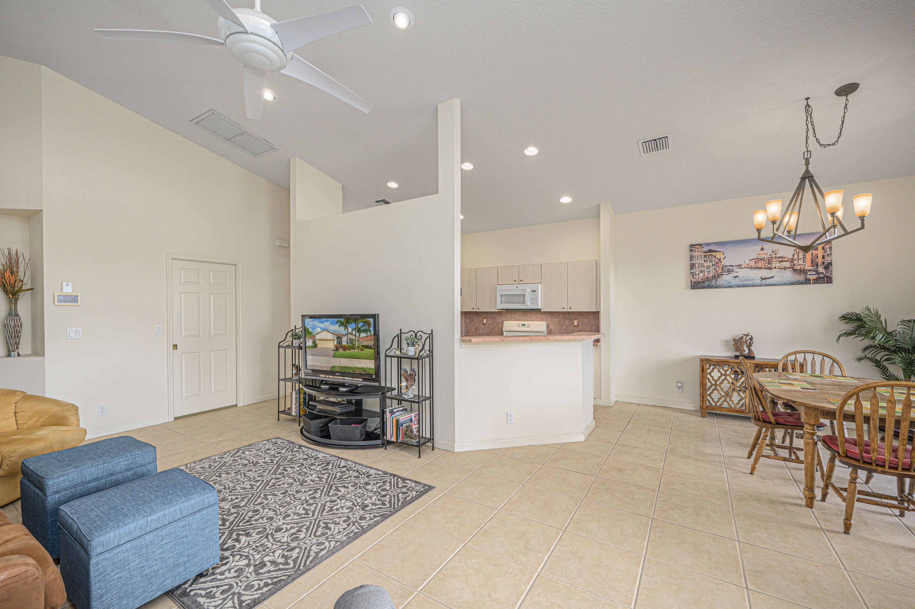 316 Springview Loop Port St. Lucie, FL 34986 - Photo 7 of 62 316 Springview Loop - Full - 13