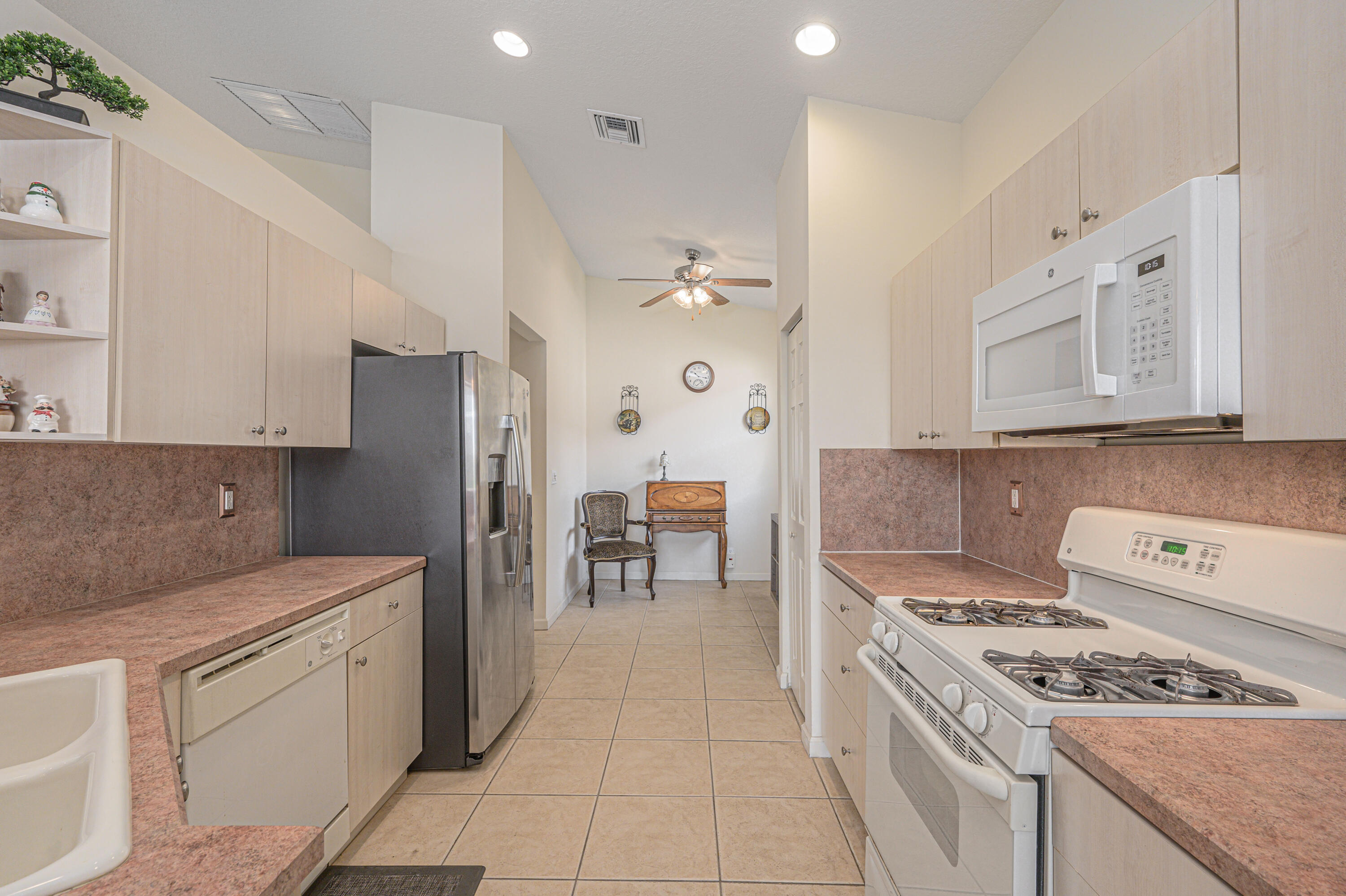 316 Springview Loop Port St. Lucie, FL 34986 - Photo 9 of 62 316 Springview Loop - Full - 10