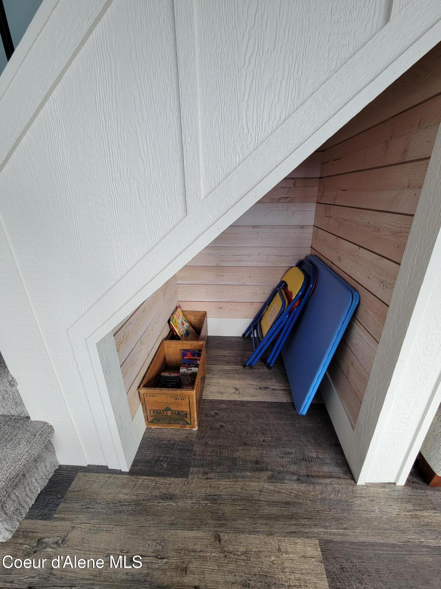 63 Sutton Lane Coolin, ID 83821 - Photo 15 of 40 Kids Table and Toys