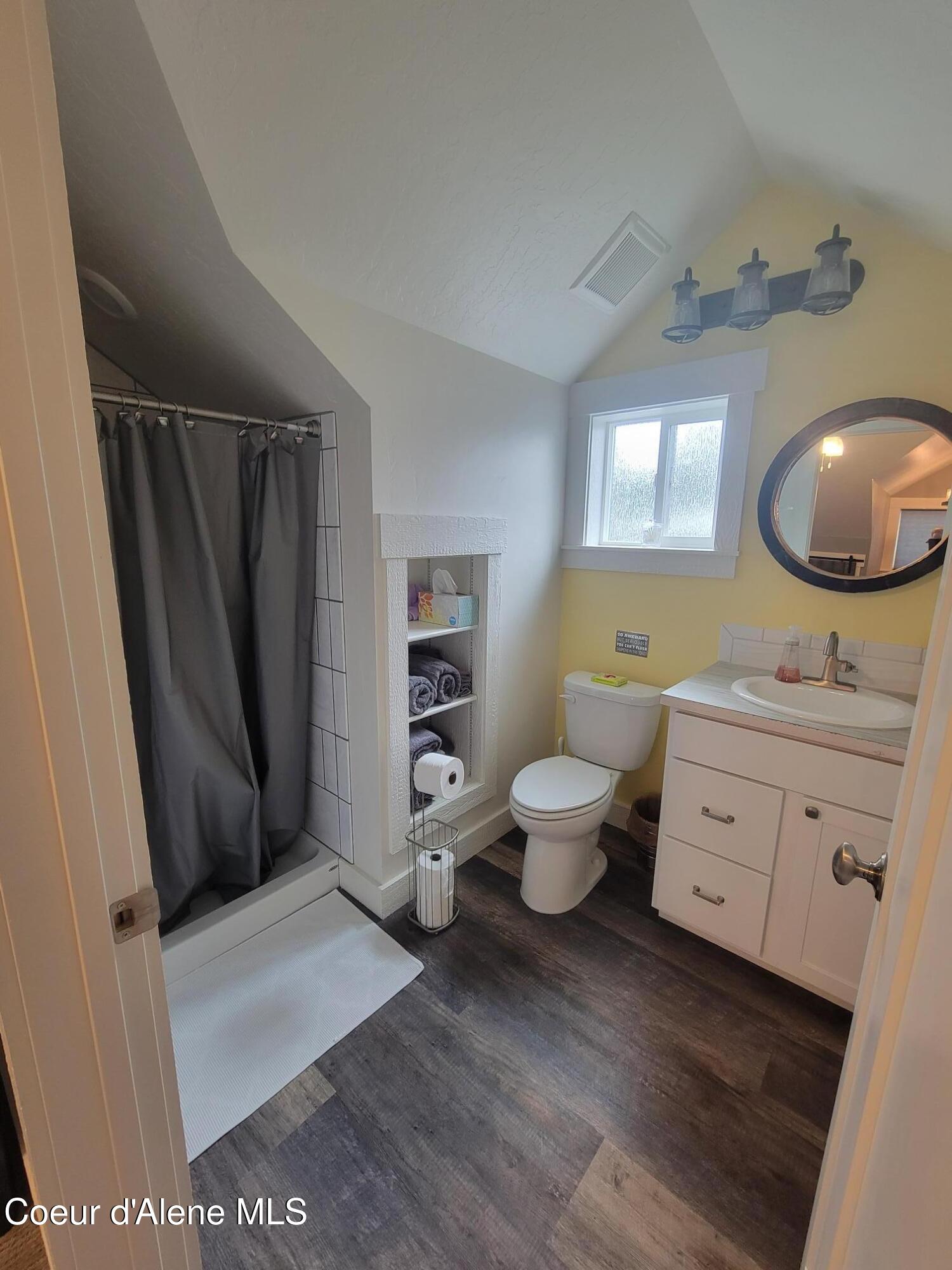 63 Sutton Lane Coolin, ID 83821 - Photo 20 of 40 Master Bath and Shower