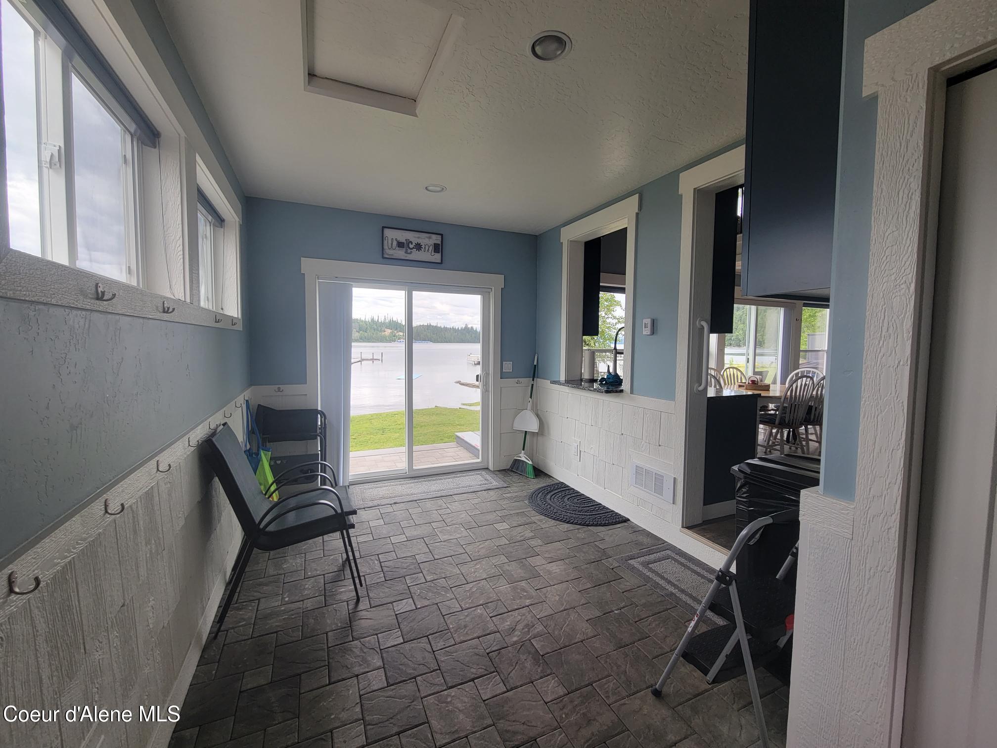 63 Sutton Lane Coolin, ID 83821 - Photo 3 of 40 Entry Porch or Mud Room in Winter