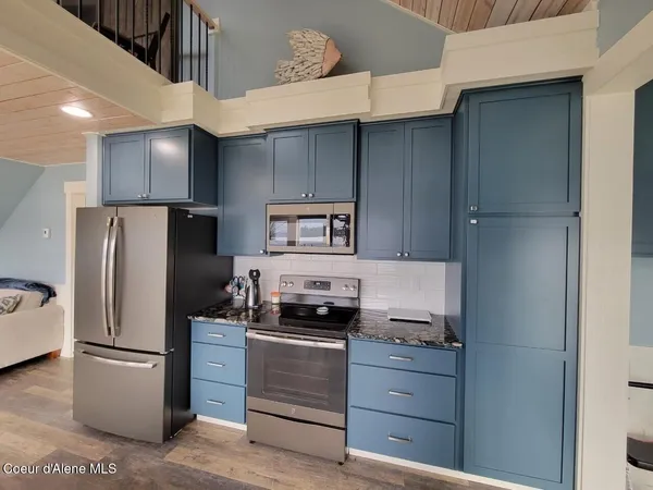 $1,575,000 | 63 Sutton Lane, Coolin, ID 83821