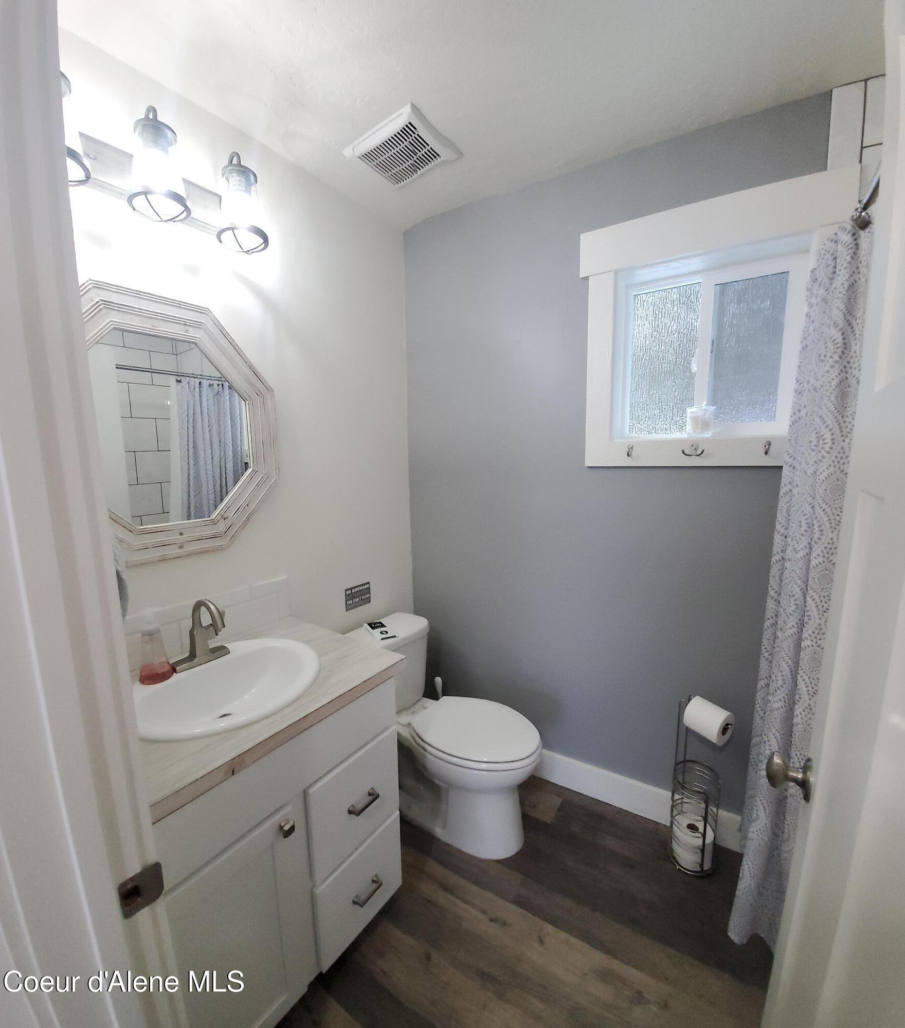 63 Sutton Lane Coolin, ID 83821 - Photo 10 of 40 Main Floor Bath