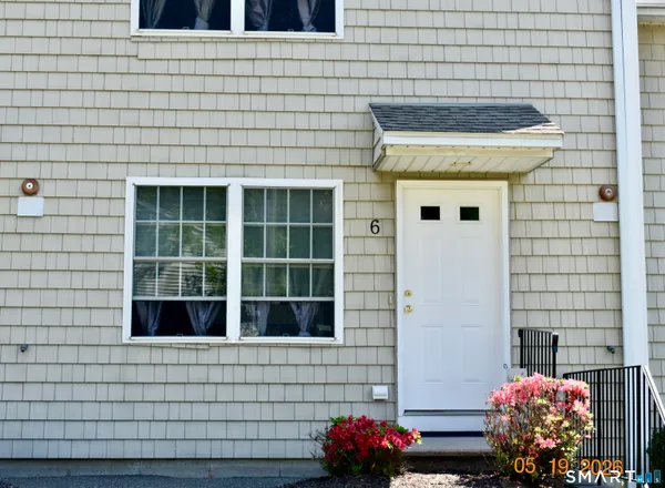 $219,000 | 108 Mohican Avenue, Unit 6, Waterbury, CT 06708