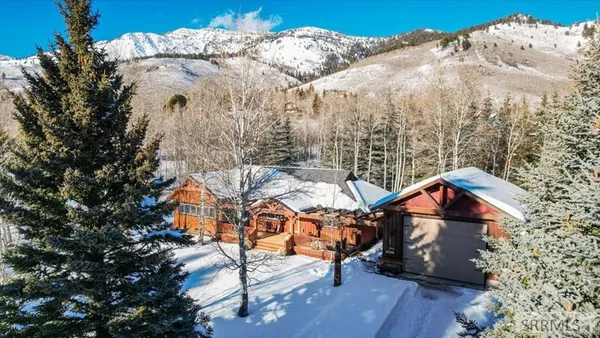 $1,900,000 | 3883-3872 Lake Shore Drive, Island Park, ID 83429