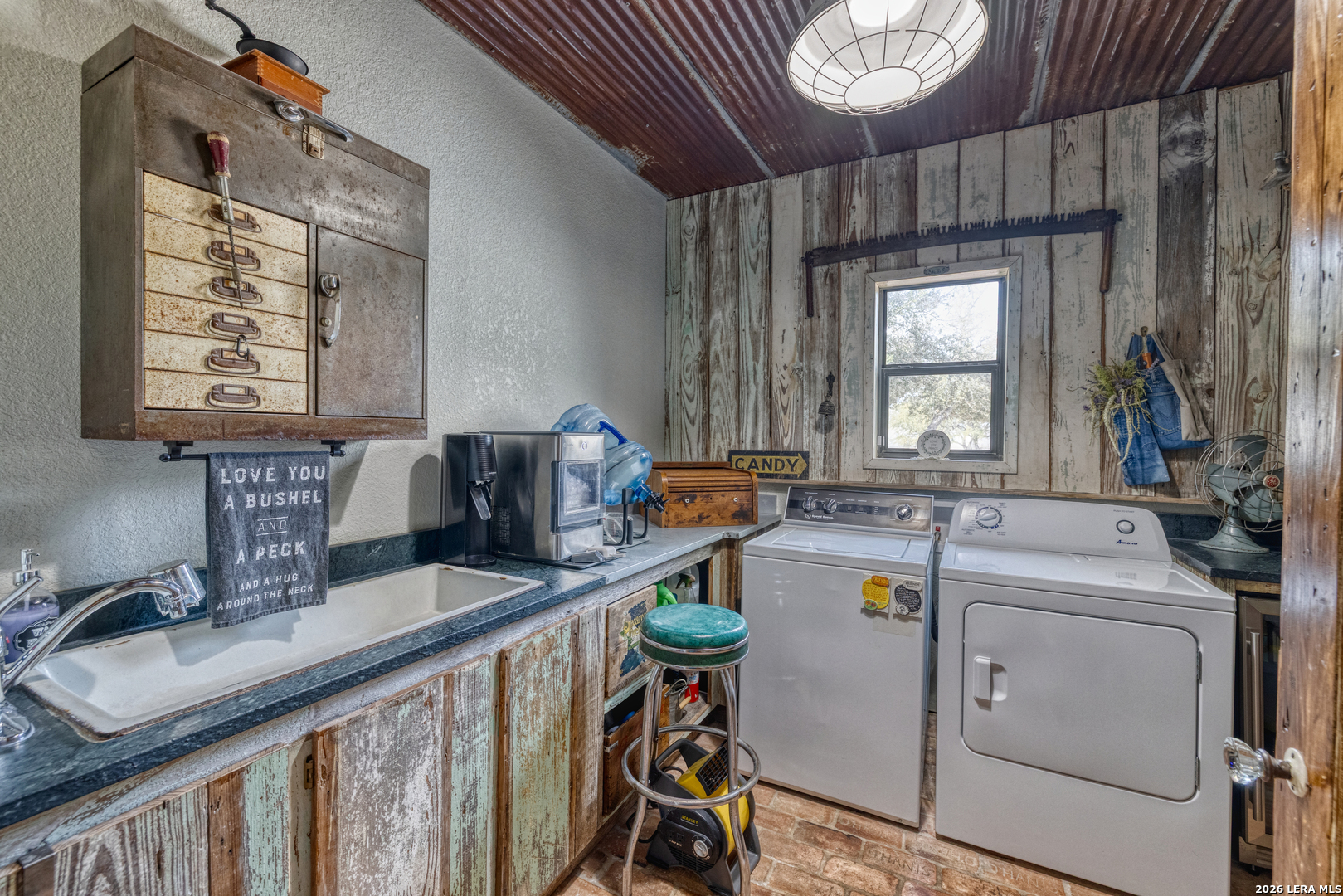 1575 Mountain Valley Road Concan, TX 78838 - Photo 17 of 44