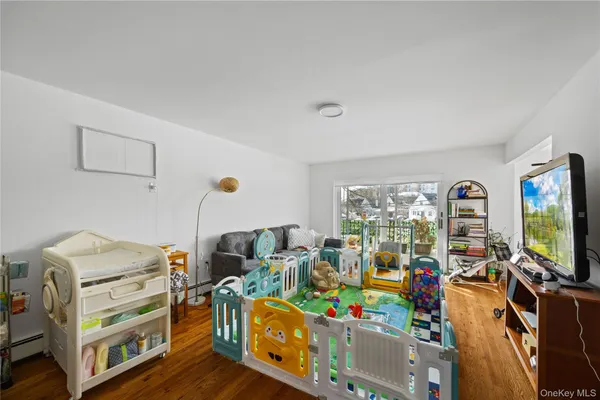 $1,198,000 | 1955 Burke Avenue | Baychester