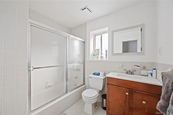 $1,198,000 | 1955 Burke Avenue | Baychester