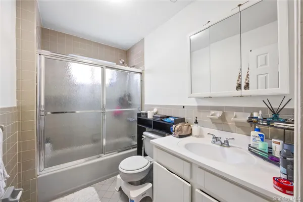 $1,198,000 | 1955 Burke Avenue | Baychester