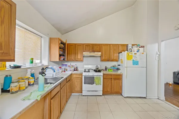 $1,198,000 | 1955 Burke Avenue | Baychester