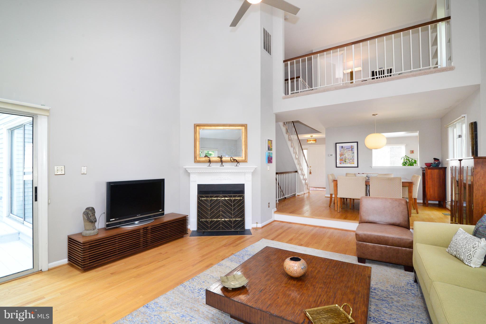 1301 Wedgewood Manor Way Reston, VA 20194 - Photo 20 of 55 Expansive and inviting living room