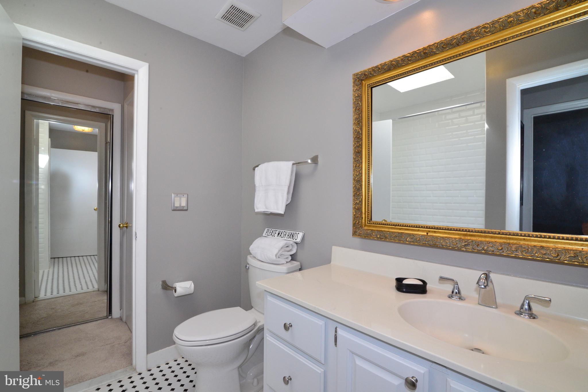 1301 Wedgewood Manor Way Reston, VA 20194 - Photo 36 of 55 En Suite bath on upper level